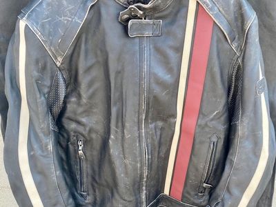 Triumph Raven 2 Distressed Leather Motorcycle Jacket Black w/D30 armor