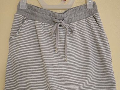 Maurices Gray and White Striped Drawstring Skirt Small