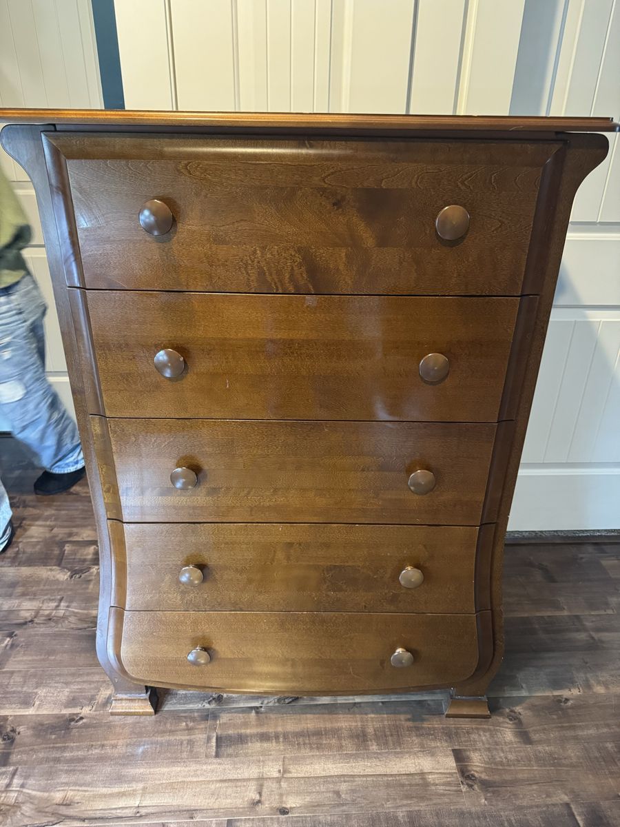 Solid Wood Dresser – Great Condition – Clean & Stu
