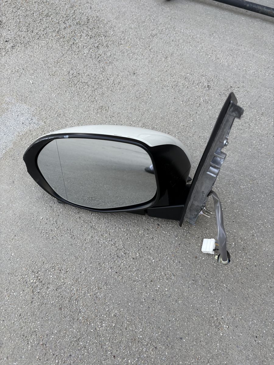 14-17 Honda Odyssey Drivers Side Mirror