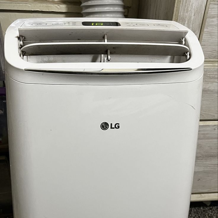 LG Portable Air Conditioner w/ Remote – Works Great