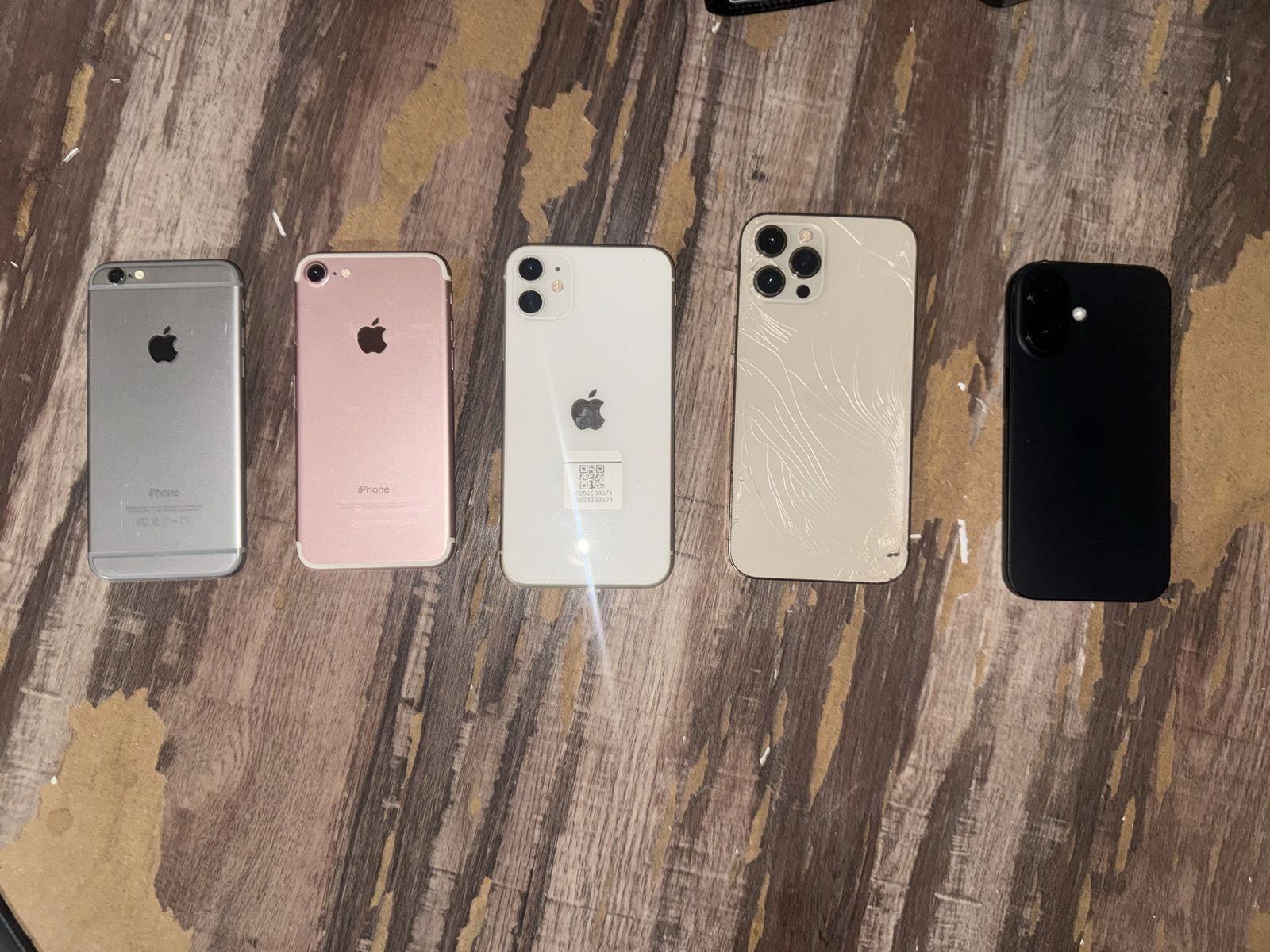 Apple iPhone Mixed Lot: 5 Smartphones (6S, 7, 11, 13 Pro Max, 16) - For Parts/Repair