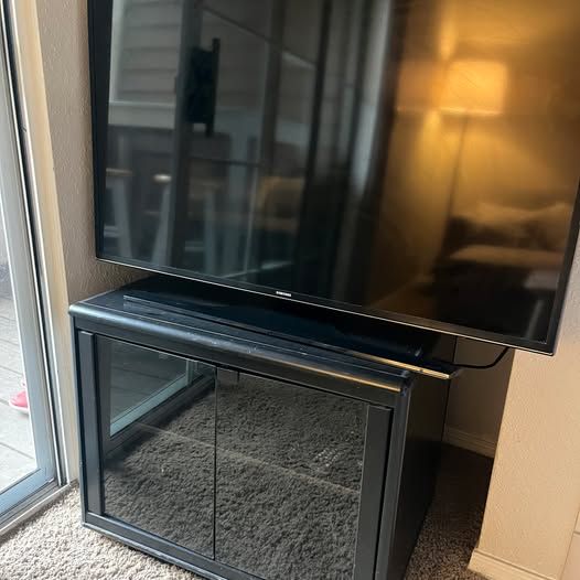 TV Samsung + TV stand + DVD player