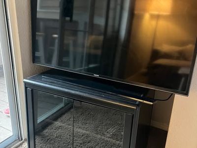 TV Samsung + TV stand + DVD player