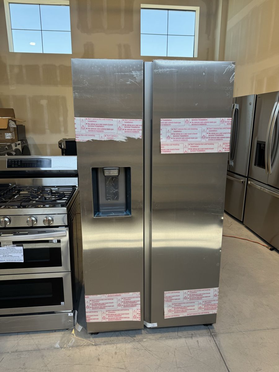New Scratch and Dent Samsung 27.4 cu. ft. Standard Depth Side-by-Side Refrigerator 