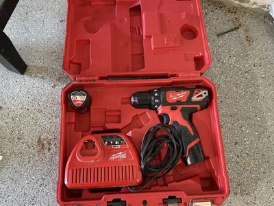 M12 Milwaukee Drill Driver + Charger Extra Battery