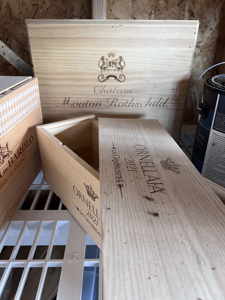 High End Wine box decoration - Cellar wall decor