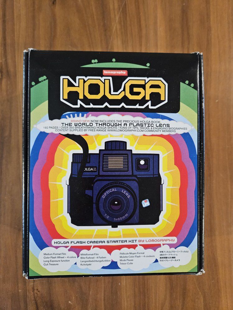 Holga 120CFN Medium Format Film Camera Starter Kit w/Original Box & Manuals