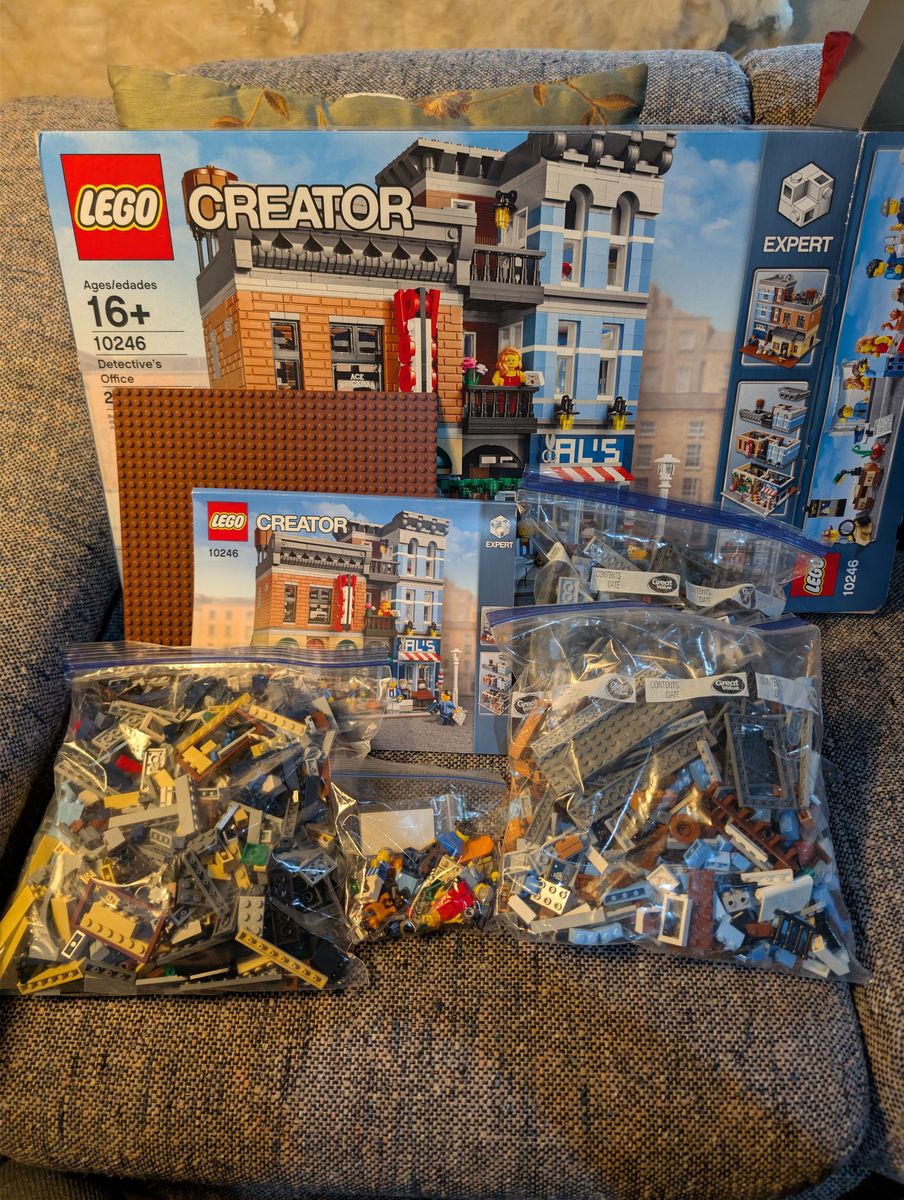 LEGO Detective's Office 10246 - USED