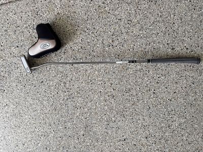 Odyssey White Hot OG Putter - Right Handed Golf Club with Headcover