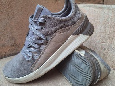 Nice Womens Waterproof Sneakers Sz 7.5