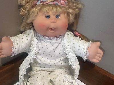 Cabbage Patch Dolls, Effanbee Dolls, Target bullseye dogs