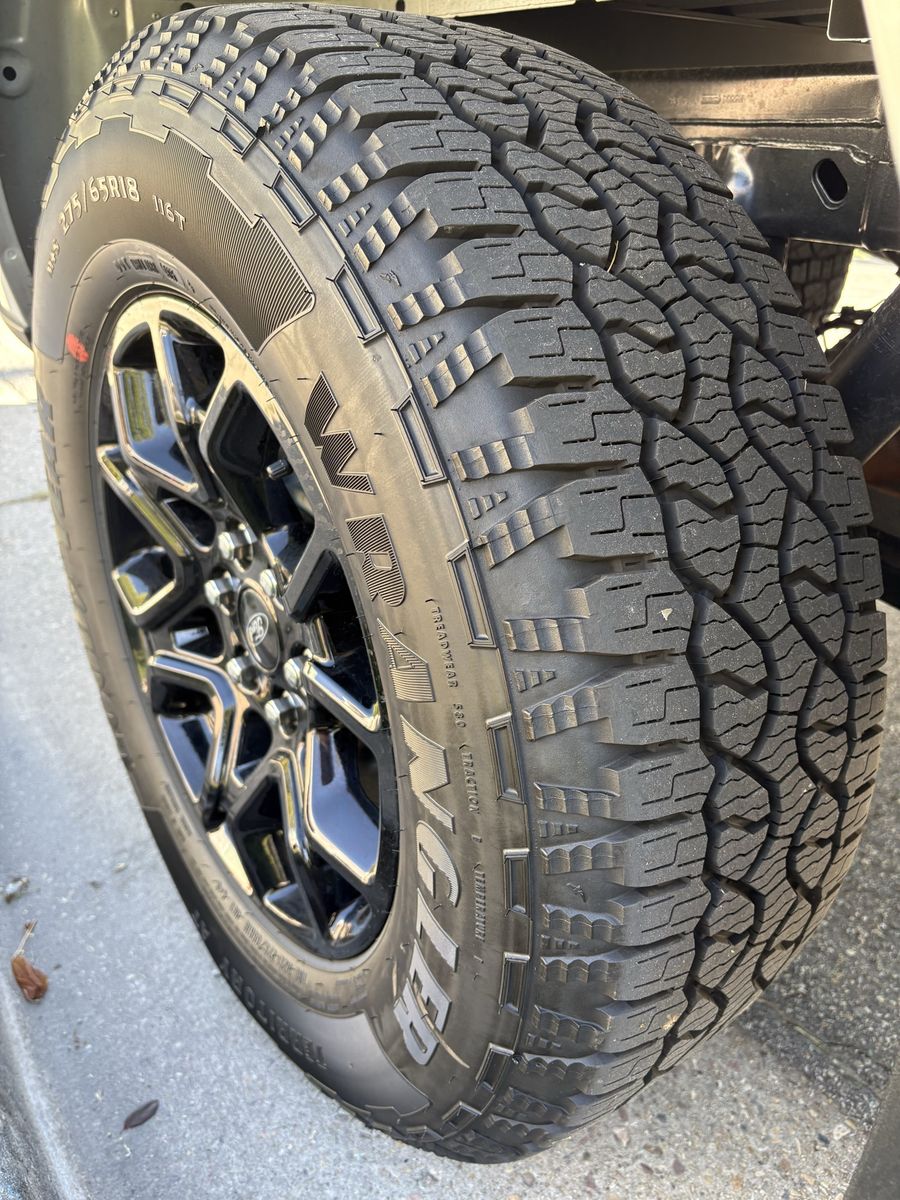 New Goodyear Wrangler Territory AT M+S 275/65R18
