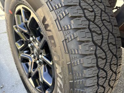 New Goodyear Wrangler Territory AT M+S 275/65R18