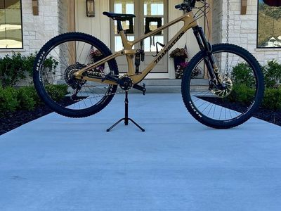 Transition Sentinel Mountain Bike - Full Suspension, Carbon Frame, XL