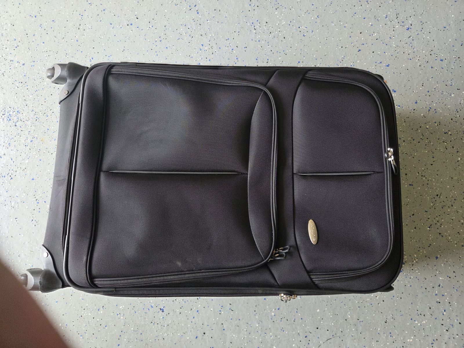 Samsonite 31" Expandable Spinner Suitcase
