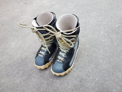Women's Burton Ruler Snowboard Boots Size 9-10