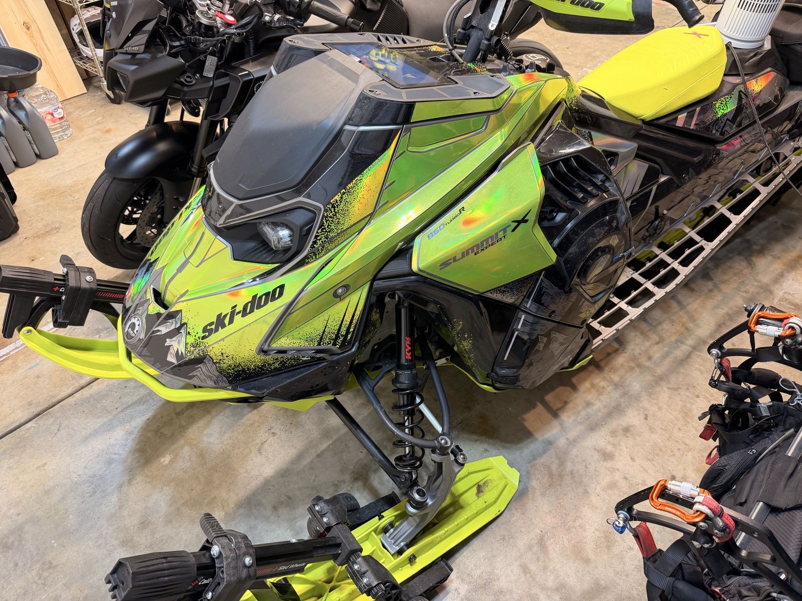 2023 Skidoo TurboR w/Big Screen!
