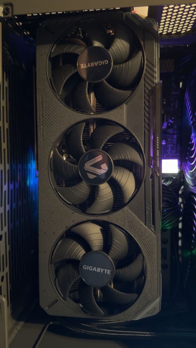 GIGABYTE RX 9070XT GAMING OC 16 GB Graphics Card