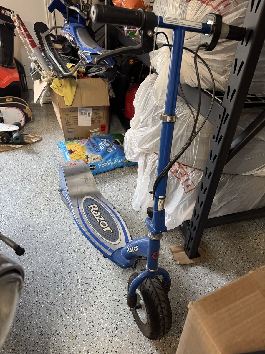 Razor Electric Scooter Blue - Used