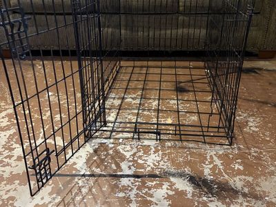 Medium and xxl metal foldable dog crates