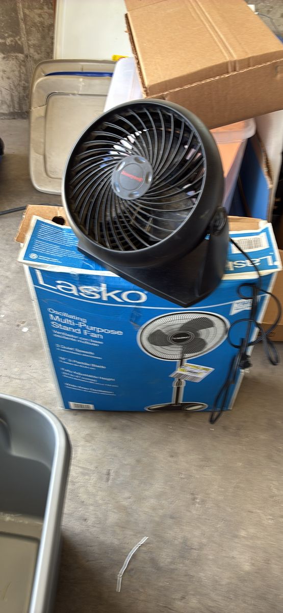 Honeywell small and Oscillating Stand Fan 