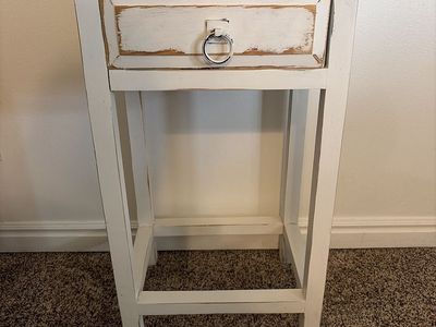 White Shabby chic night stand/side table