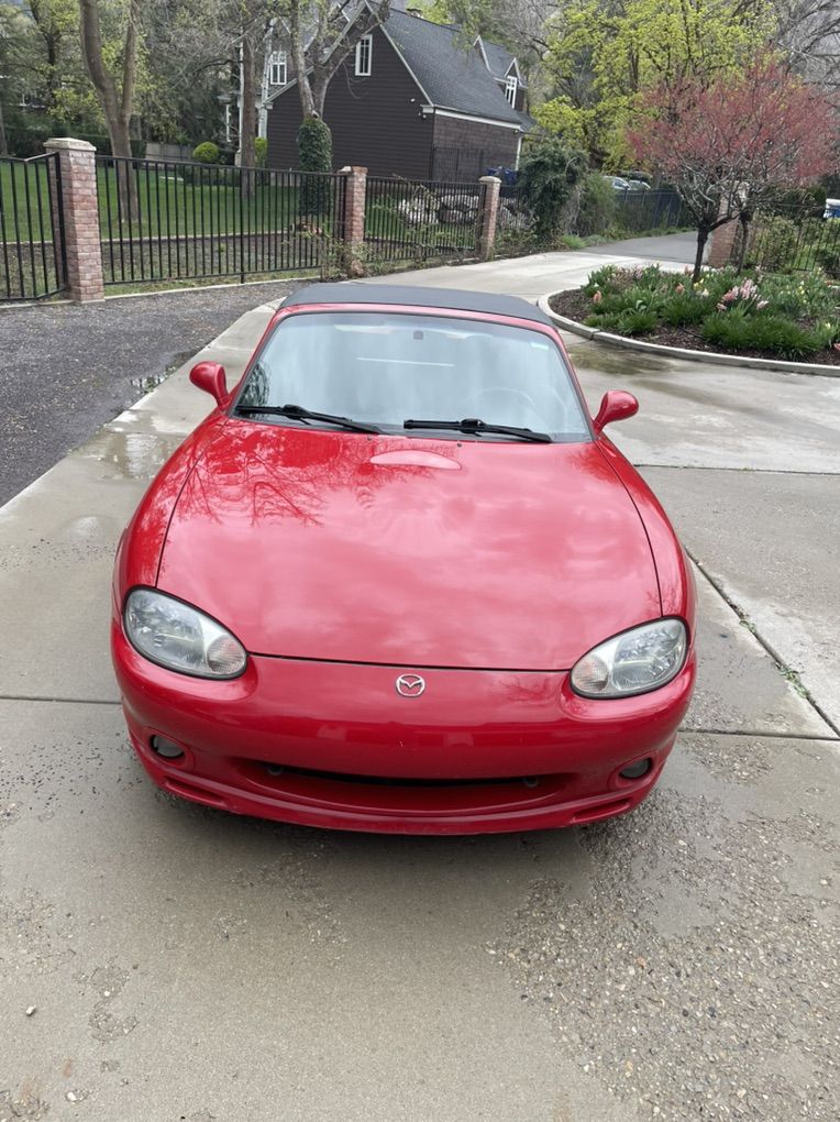 2000 Mazda MX-5 
