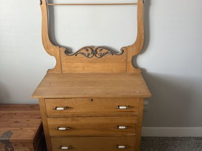 Dresser