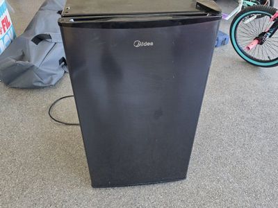Midea Compact Mini Fridge Black - Perfect for Dorms, Offices, or Extra Storage