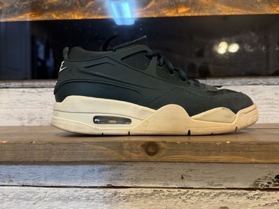 Nike Air Jordan 4 – Women’s Size 9 – $40