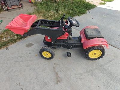 Pedal Tractor Toy with Front Loader Bucket