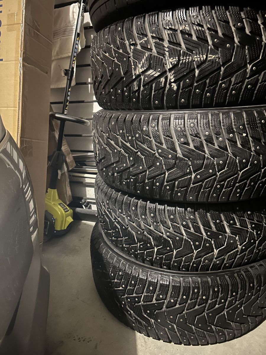 Set of 4 Studded Winter Snow Tires 300.00