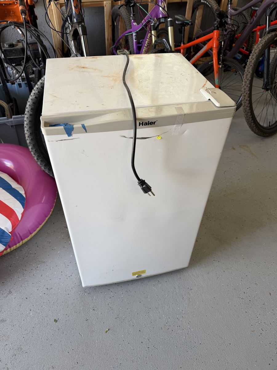 Haier Compact Refrigerator Freezer, White - Ideal for small spaces