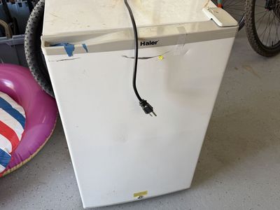 Haier Compact Refrigerator Freezer, White - Ideal for small spaces