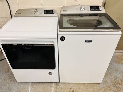 2022 maytag washer and dryer set
