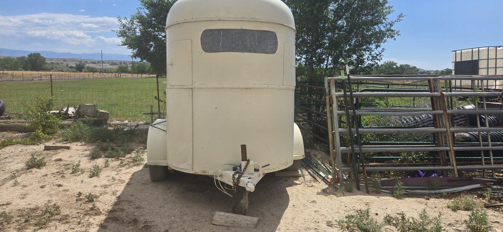 double  axel  horse / livestock trailer