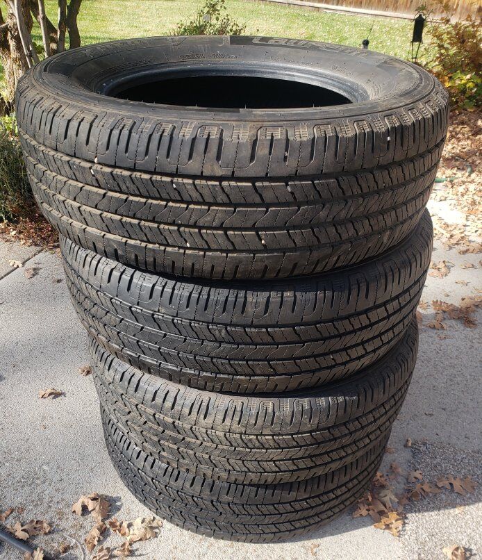 235/65R17 4 Laufeen X FIT HT 104T Tires