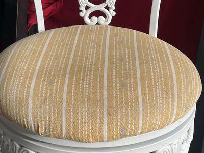 VINTAGE WHITE IRON SWIVEL BARSTOOL