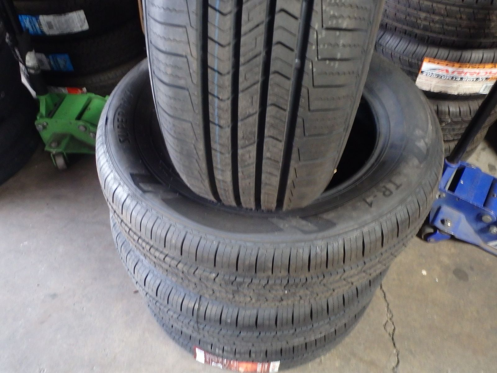 215/65R17 SUPERMAX TR-1 SET OF NEW TIRES
