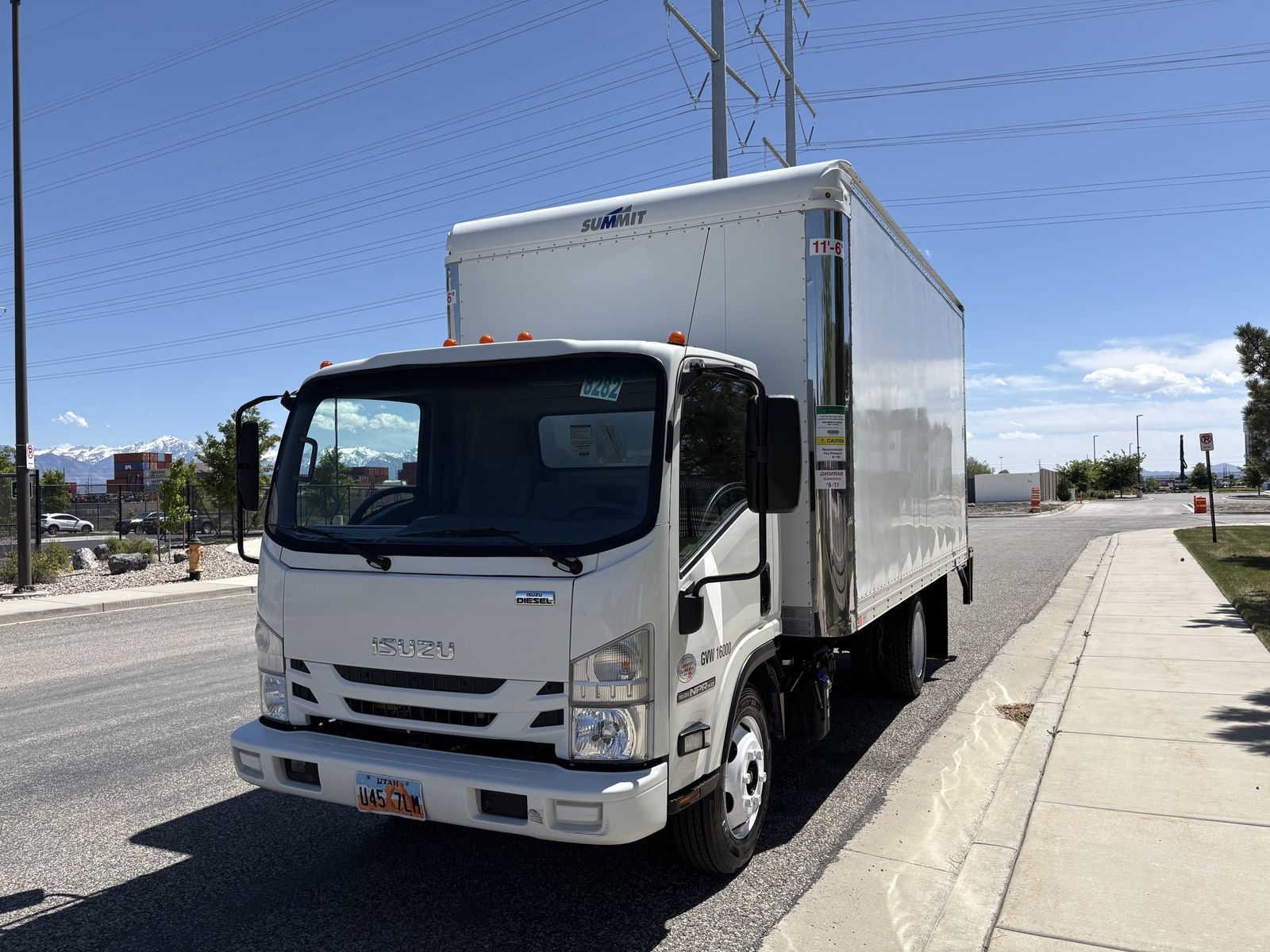2022 Isuzu NPR 