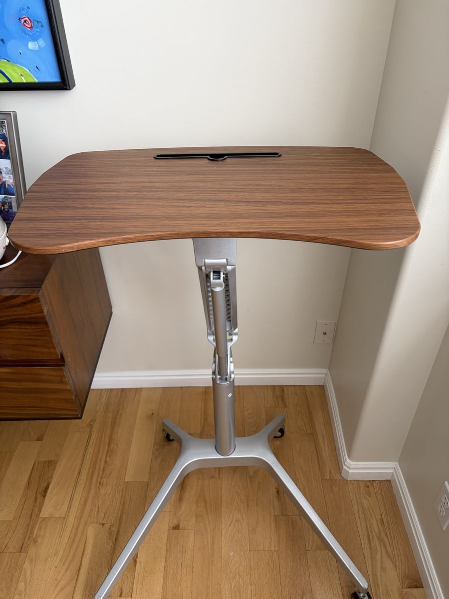 Standing desk