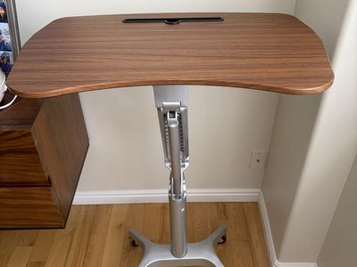 Standing desk
