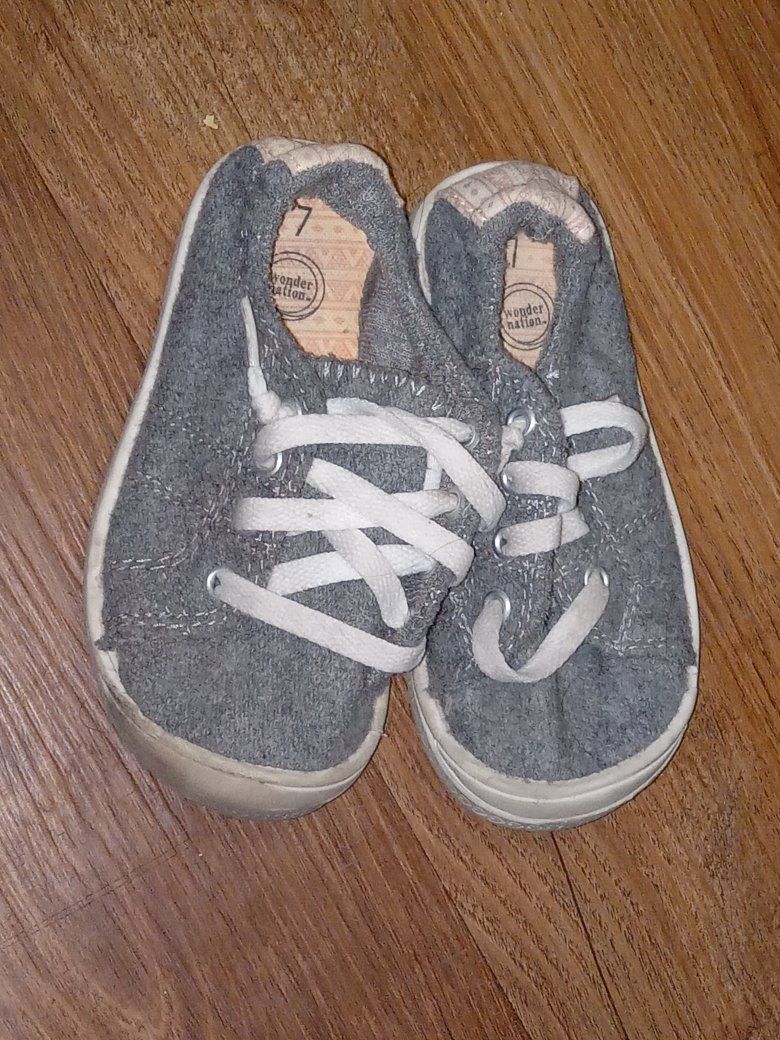 Wonder Nation Girls Gray Fabric Slip-On Sneakers Size 7