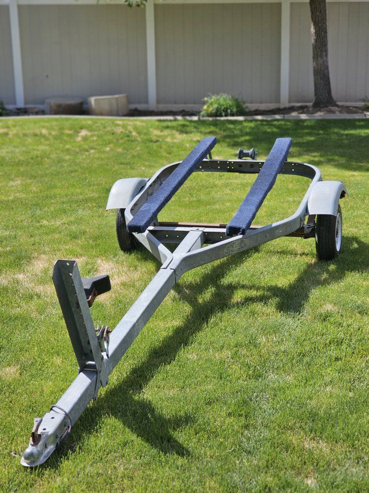 Galvanized small boat trailer - Needs little work