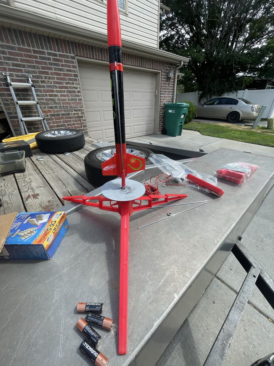 2 rockets 2 stands