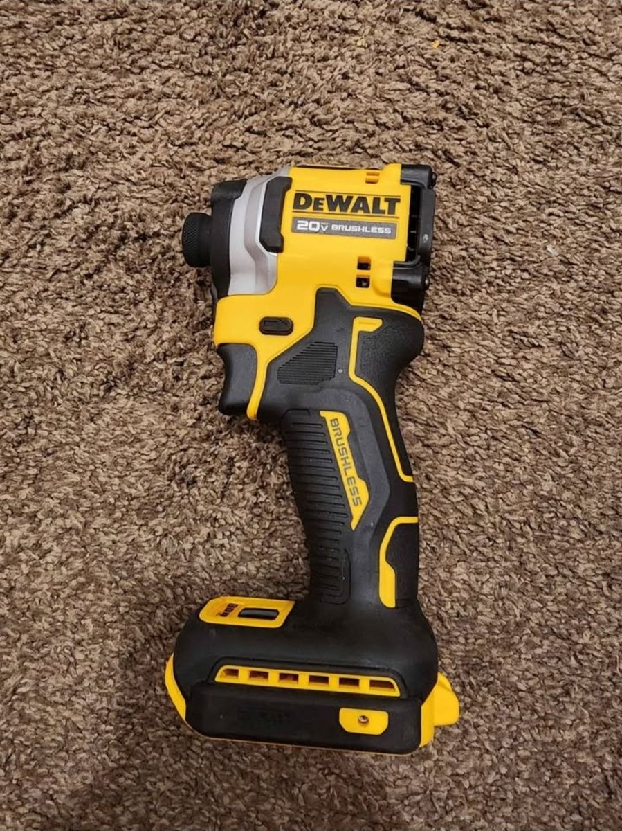 New DEWALT ATOMIC 20V MAX 1/4 in. Brushless Compact Impact Driver DCF850B Tool Only
