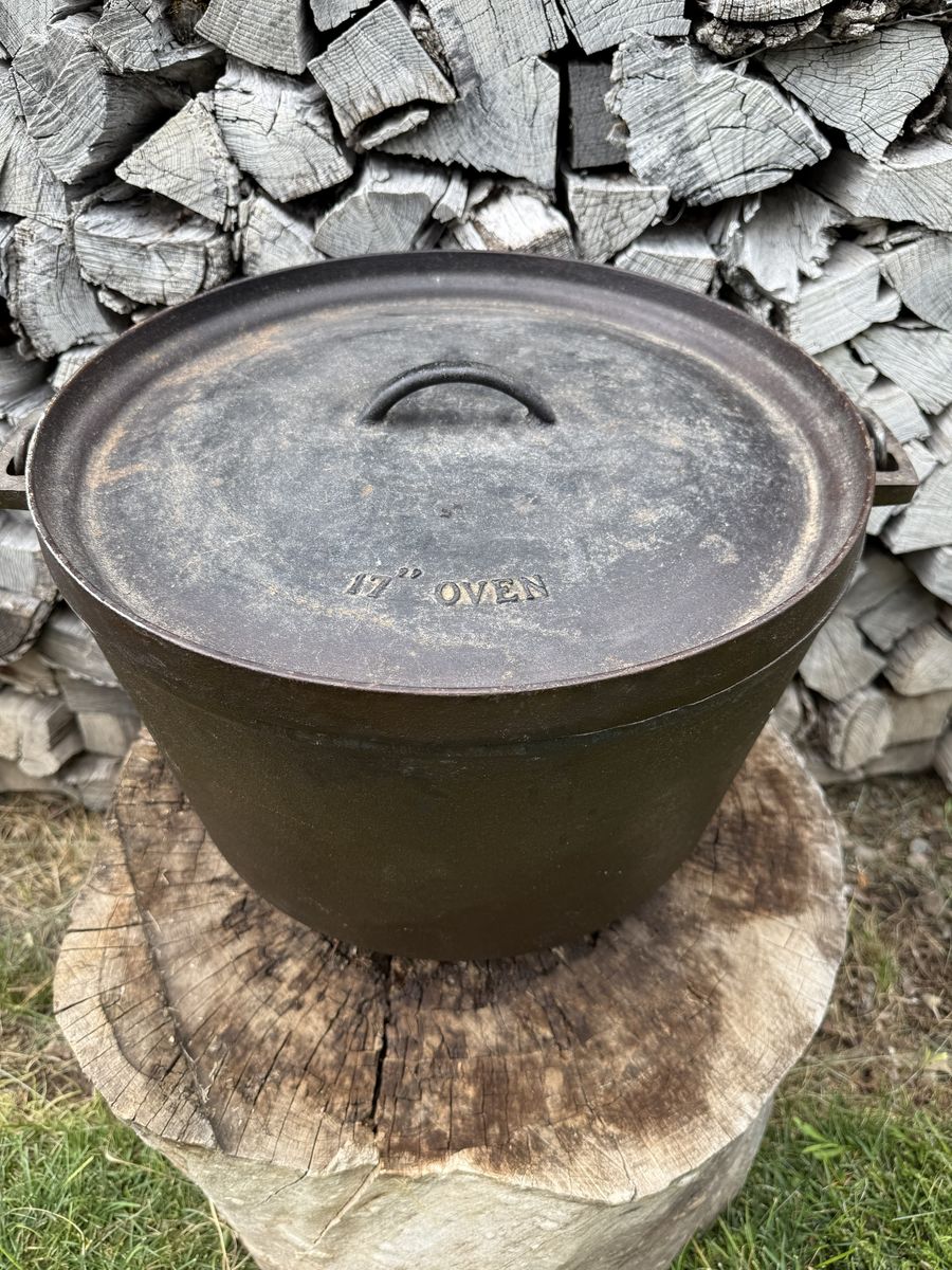 USA-Made MACA 17 Inch Cast Iron Dutch Oven
