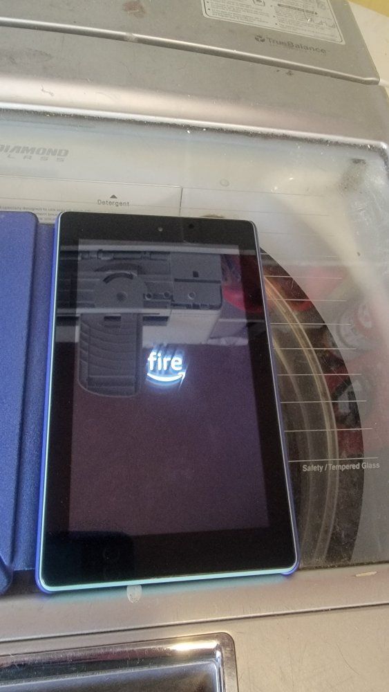 Amazon Fire 7 Tablet (9th Gen) with Purple Case - Perfect Condition