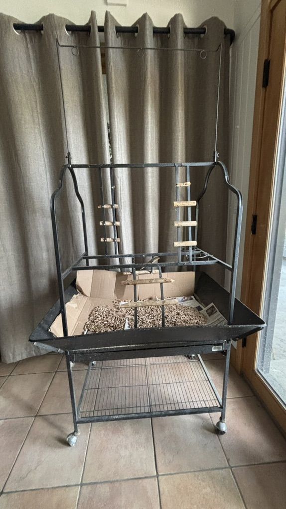 Macaw Play Stand